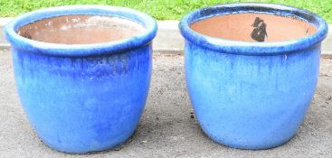 Near pair of blue jardinières / garden planters, diameter 48cm, height 39cm