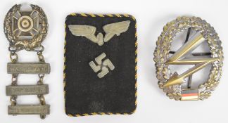 WW2 Nazi German Reichsbahn railway collar tab, US Army marksman's badge and a German Signal Corps