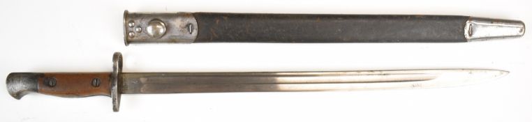 British WW1 Enfield 1907 bayonet with wooden grips and fullered blade, marked EFD and dated 6 16, in