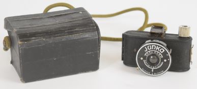 Junka miniature camera, in carry case