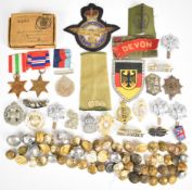 WW2 medals and military cap badges and buttons etc, to include 1939-1945 Star, Italy Star and 1939-