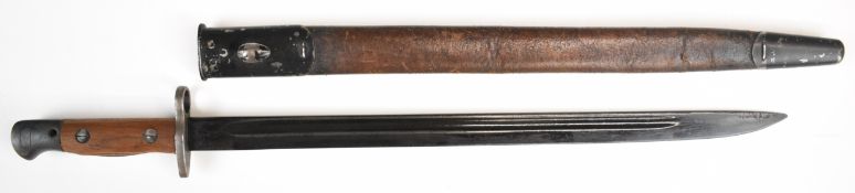 British WW1 Vickers 1907 bayonet with wooden grips and fullered blade, marked Vickers and dated 2