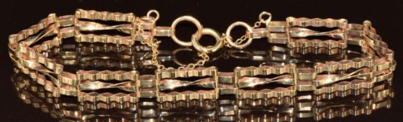 A 9ct gold gate bracelet, 4.7g, 18cm
