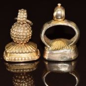 Two Victorian gold plated intaglio seals set with carved agate, 2.4cm