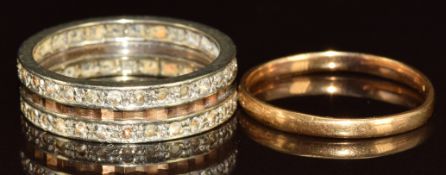A 22ct gold wedding band / ring (1.8g, size Q) and 9ct gold and silver ring, 4.8g, size R