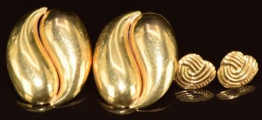 Two pairs of 9ct gold earrings, 5g