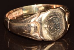 A 9ct rose gold signet ring, Birmingham 1927, 7.6g, size X
