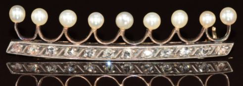Victorian brooch set with nine natural pearls and twelve rose cut diamonds, 3.7g, 4.2cm