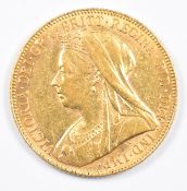 1900 Queen Victoria gold full sovereign with veiled head