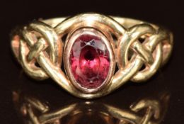 Clogau 9ct gold ring set with an oval cut garnet, in original box, 3.3g, N