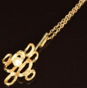 An 18ct gold pendant set with a pearl, on 18ct gold chain, 3.5g, 48cm, 2.8cm