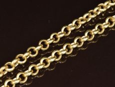 A 14k gold necklace made up of circular links, 31.6g, 54cm