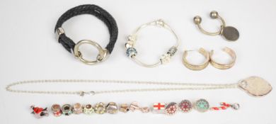 Pandora silver bracelet with five charms and eleven Pandora style charms, a silver Tiffany & Co