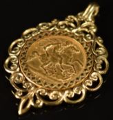 1902 gold half sovereign in 9ct gold pendant mount, 9g