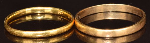 Two 22ct gold wedding bands / rings, one London 1894, sizes P/Q & O, 3.3g