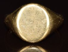 A 9ct gold signet ring, 11.4g, size U