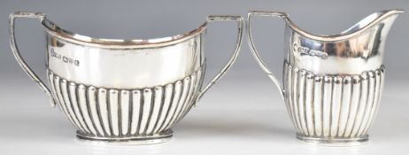 Edward VII hallmarked silver bachelor's sugar bowl and milk jug, Chester 1900/1901, maker John