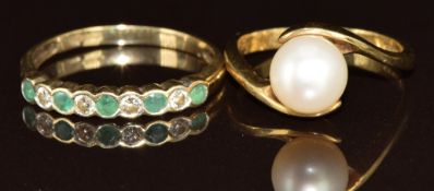 Two 9ct gold rings, one set with alternating diamonds and emeralds and the other a cultured pearl,
