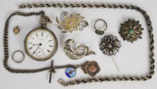 A collection of silver jewellery including two rings, rope twist necklace, Iona Scottish brooch,