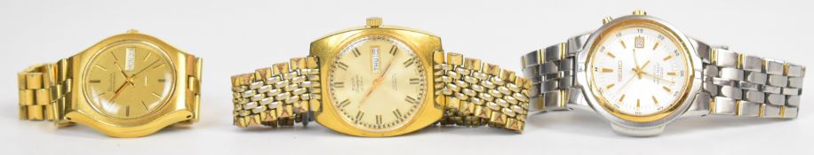 Three gentleman's wristwatches Seiko Kinetic ref. 5M42-0L20, Bulova Accuquartz ref. N4 and Avia