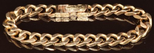 A 9ct gold curb link bracelet, 31.8g, 19.5cm