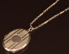 A 1920 9ct gold back and front locket (3.2 x 2.5cm) on 9ct gold chain with barrel clasp, 4.6g, 48cm