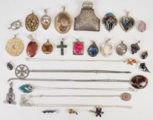Thirty silver pendants including abalone, mother of pearl, cameo, quartz, moss agate, swan with