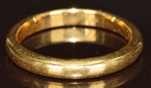 A 22ct gold wedding band / ring, 4.3g, size L