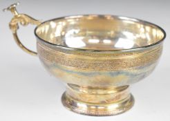 Egyptian silver handled drinking bowl with Egyptian silver marks to base, length 15cm, weight 187g