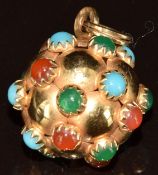 An 18ct gold ball pendant set with agate and faux turquoise, by Uno-A-Erre, 6.2g, 2cm