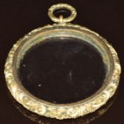 Victorian locket with embossed borders, 4.5cm