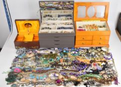 A collection of costume jewellery including silver necklace, 800 silver brooch, etc