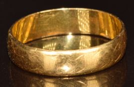 A 22k gold wedding band / ring, 2.4g, size H