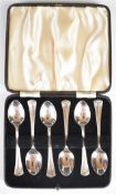 Cased set of six George VI hallmarked silver teaspoons, Sheffield 1940, maker Pinder Brothers,