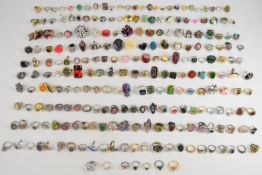A collection of rings including Sarah Coventry, Avon, vintage, glass, ten silver, diamanté, etc