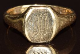 A 9ct gold signet ring, 5.2g, size T