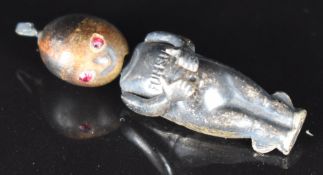 A fumsup charm, RD636612