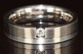 An 18ct white gold and platinum wedding band / ring set with a diamond, 8.2g, size M