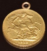 1913 gold full sovereign with pendant loop, 8.1g