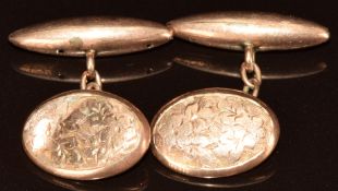 A pair of 9ct rose gold cufflinks with floral decoration, 3.1g