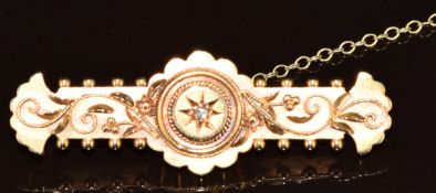 A 15ct gold brooch set with a diamond, 3.5g, 4.2cm