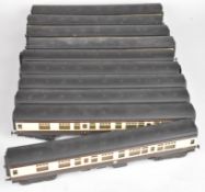 Ten Lima 0 gauge model railway BR Western Region Mark 1 coaches.