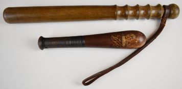 Small Victorian wooden truncheon with painted Queen’s crown, VR cypher and ribbed handle, length