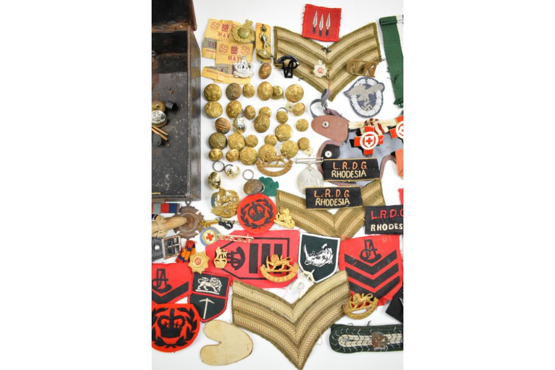 Rhodesia Long Range Desert Group interest interest mainly WW2 medal and badges to include 1939-45 - Image 5 of 16