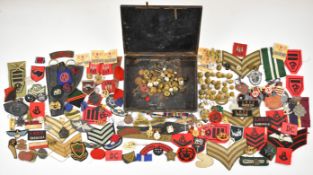 Rhodesia Long Range Desert Group interest interest mainly WW2 medal and badges to include 1939-45