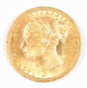 1871 Queen Victoria gold full sovereign with young head and George and the Dragon reverse, die
