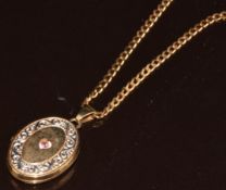 A 9ct gold locket on 9ct gold chain, 6.7g, 51cm