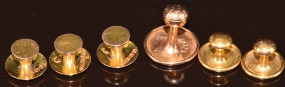 Six 9ct gold studs, 4g