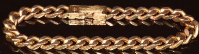A 9ct gold curb link bracelet, 38.8g, 21.5cm