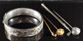 Silver bangle with applied gold decoration, 9ct gold stick pin (1.4g), agate stick pin in the form